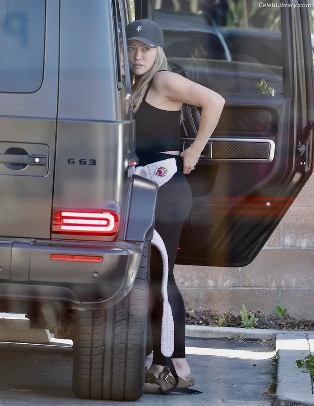 Hilary Duff photo 15 of 1414