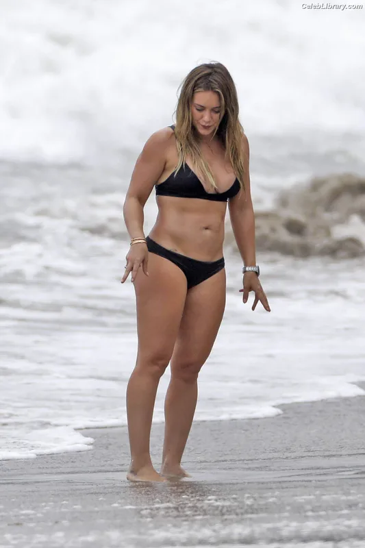 Hilary Duff photo 9 of 1414