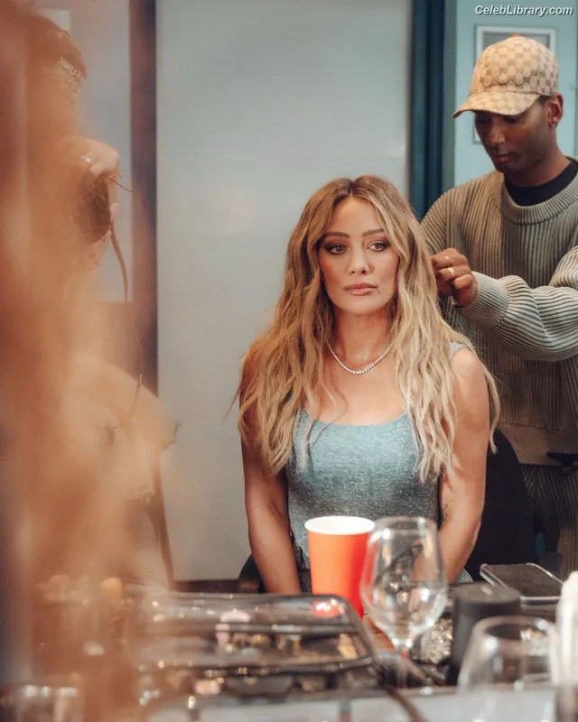 Hilary Duff photo 18 of 1414
