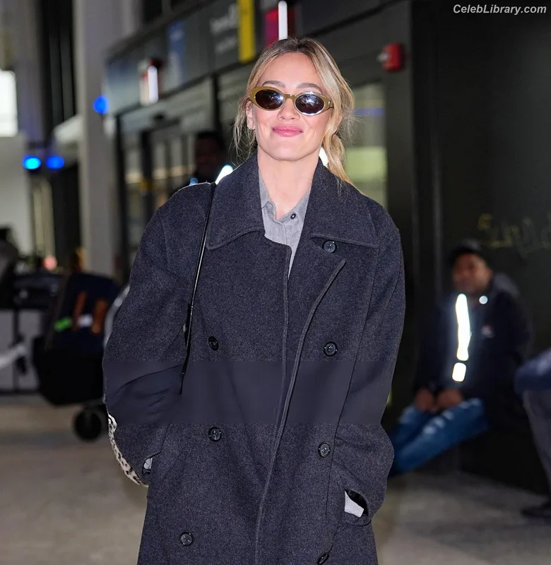 Hilary Duff photo 23 of 1414