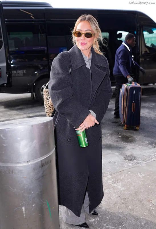 Hilary Duff photo 24 of 1414