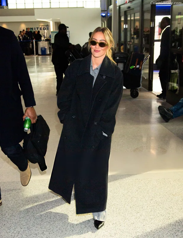 Hilary Duff photo 9 of 1414