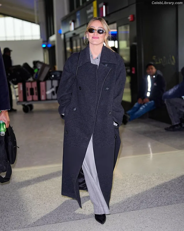 Hilary Duff photo 15 of 1414