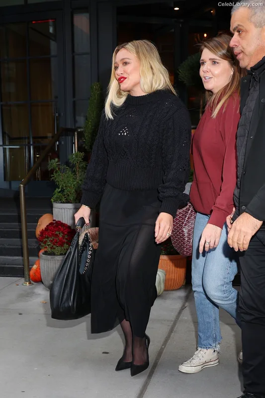 Hilary Duff photo 6 of 1414