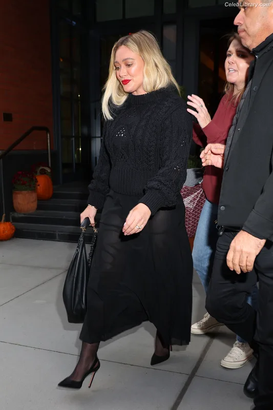 Hilary Duff photo 8 of 1414