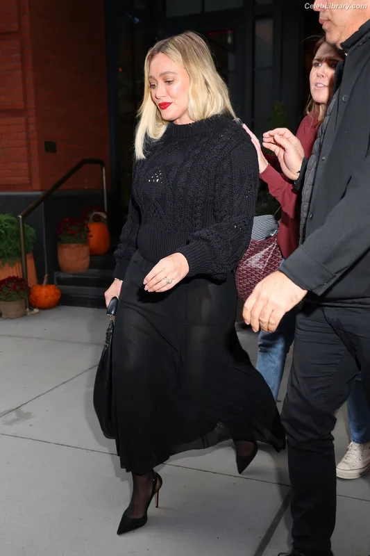 Hilary Duff photo 9 of 1414