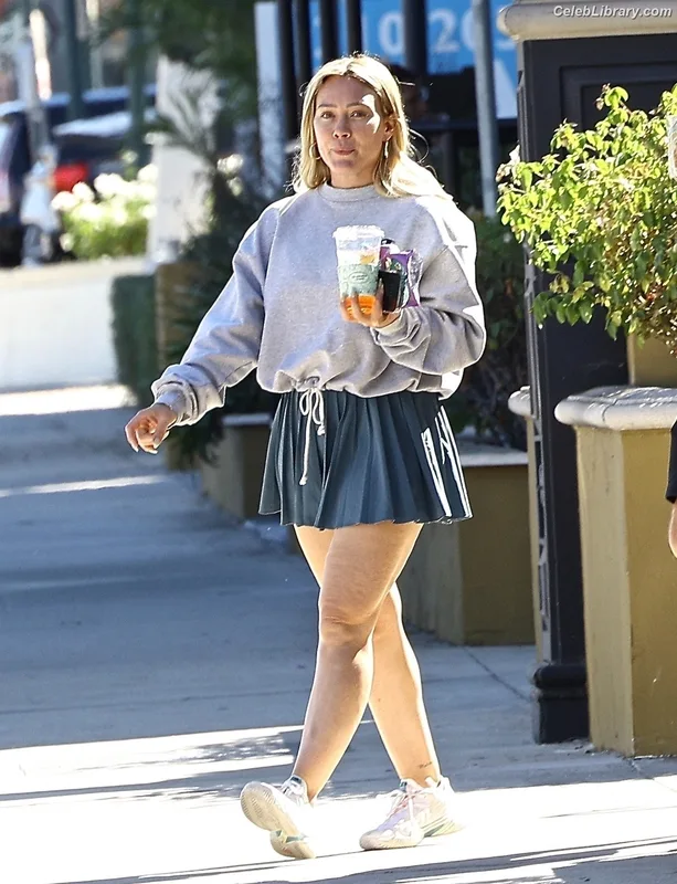 Hilary Duff photo 12 of 1414