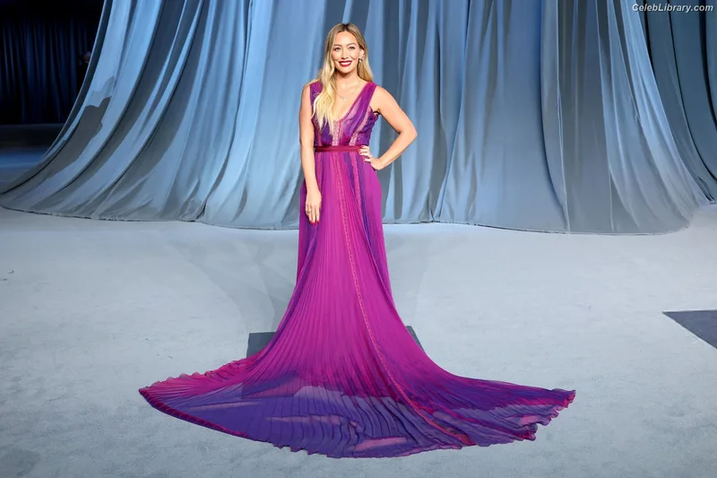 Hilary Duff photo 8 of 1414