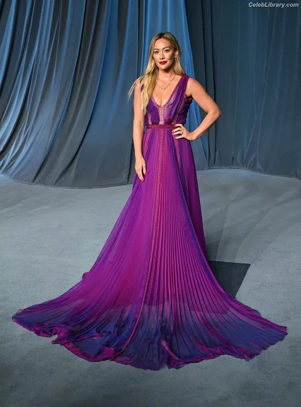 Hilary Duff photo 3 of 1414
