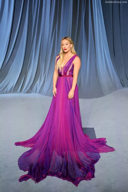 Hilary Duff photo 5 of 1414