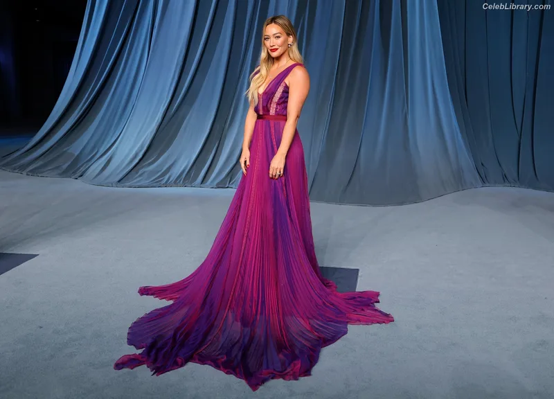 Hilary Duff photo 1 of 1414