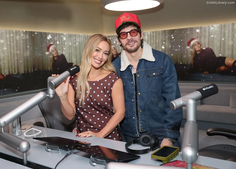 Hilary Duff photo 2 of 1414