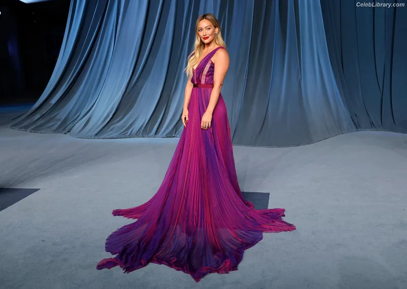 Hilary Duff photo 5 of 1414
