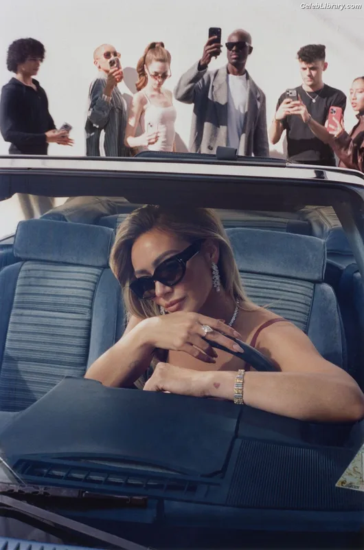 Hilary Duff photo 19 of 1414