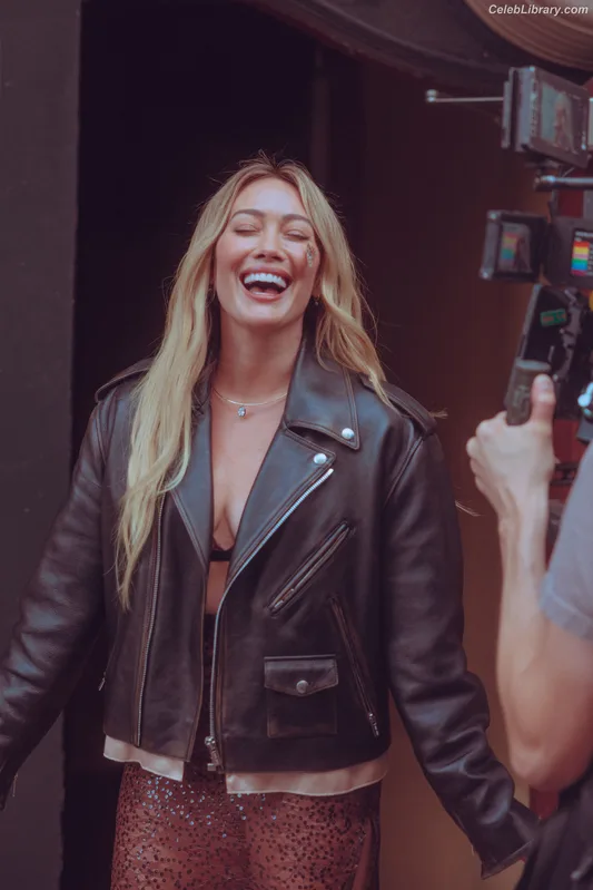 Hilary Duff photo 6 of 1414