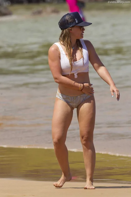 Hilary Duff photo 11 of 1414