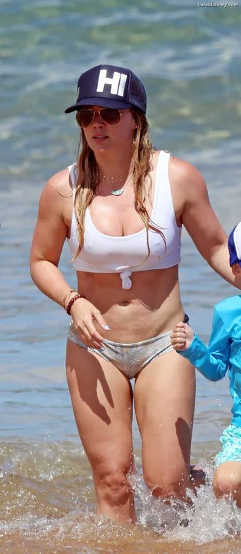 Hilary Duff photo 15 of 1414
