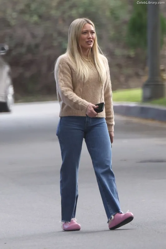 Hilary Duff photo 20 of 1414