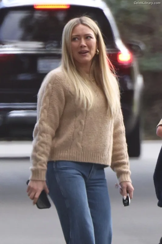 Hilary Duff photo 21 of 1414