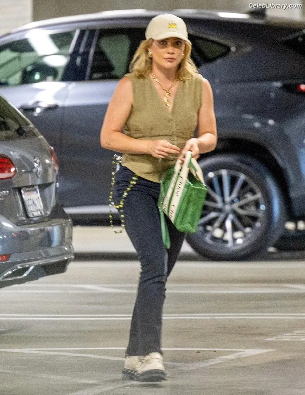 Hilary Duff photo 14 of 1414