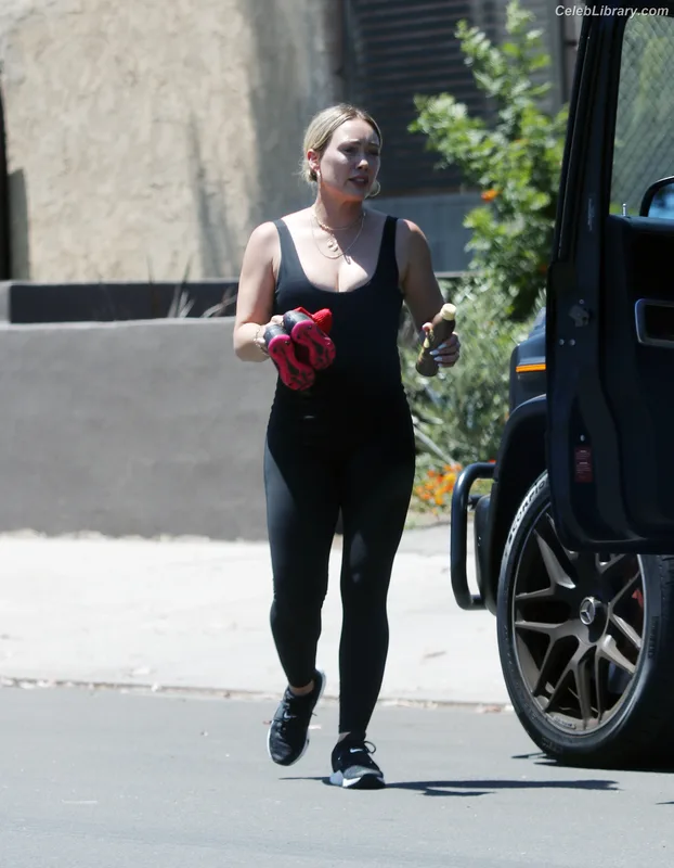 Hilary Duff photo 19 of 1414