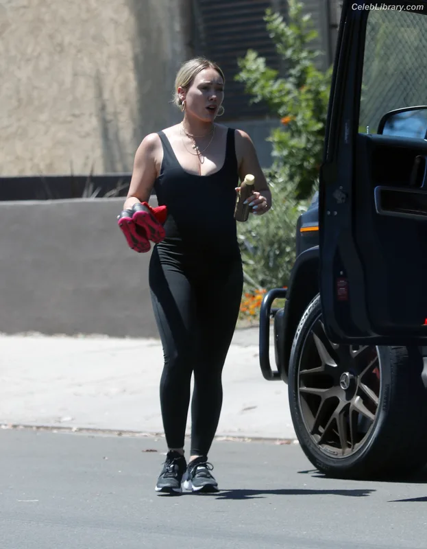 Hilary Duff photo 20 of 1414