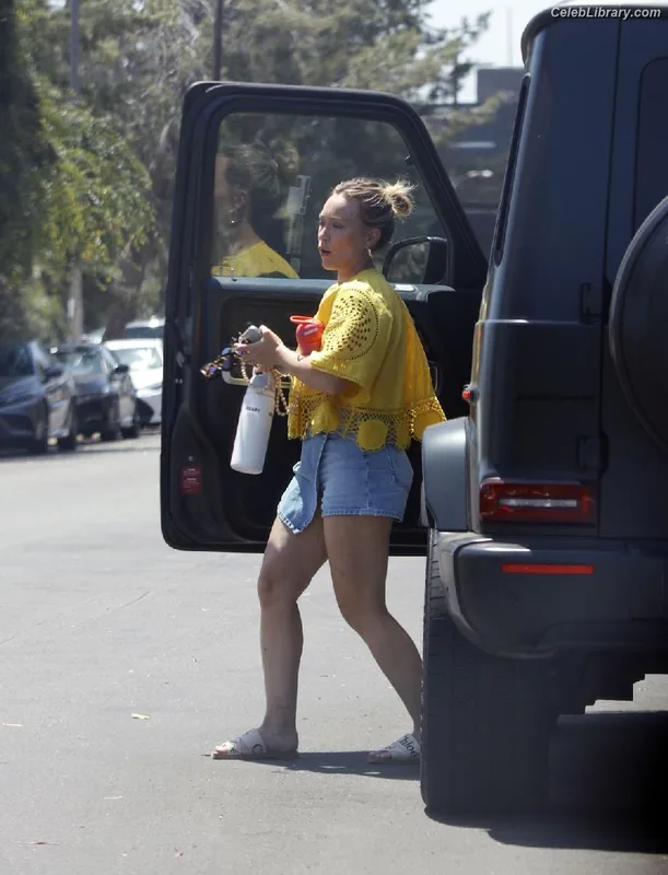 Hilary Duff photo 13 of 1414