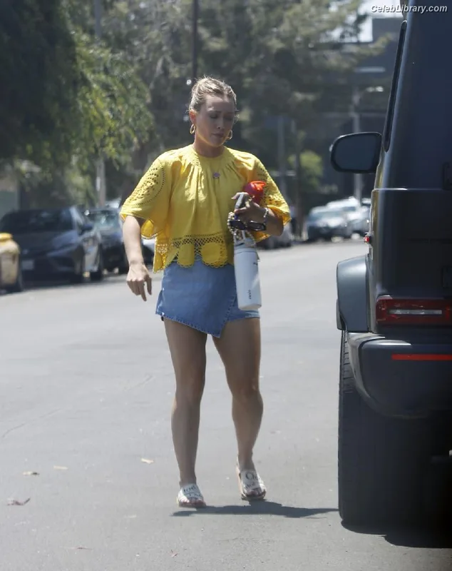 Hilary Duff photo 17 of 1414