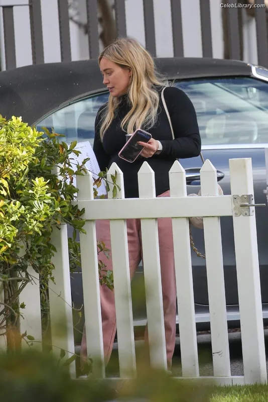 Hilary Duff photo 19 of 1414