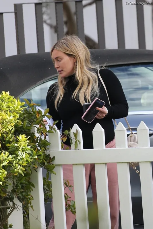 Hilary Duff photo 23 of 1414