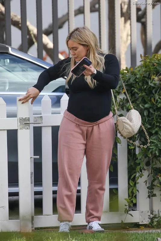 Hilary Duff photo 24 of 1414