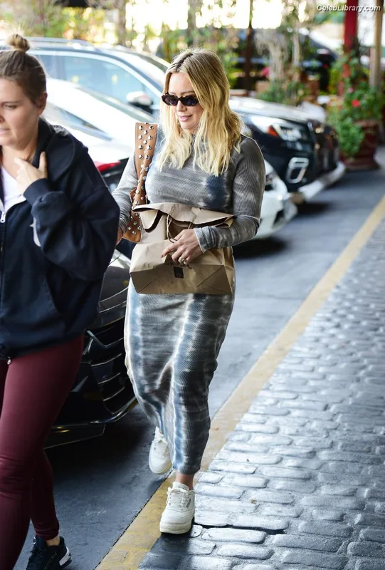 Hilary Duff photo 9 of 1414