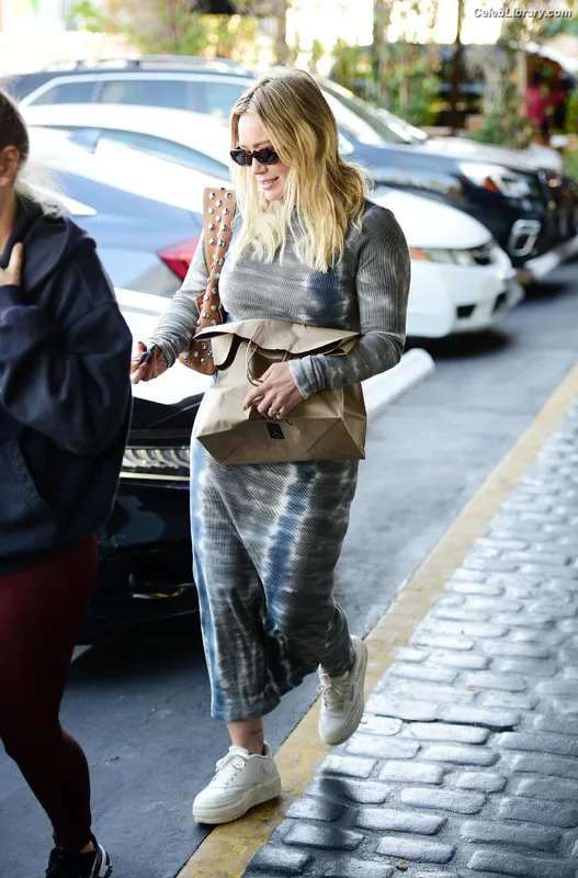 Hilary Duff photo 11 of 1414