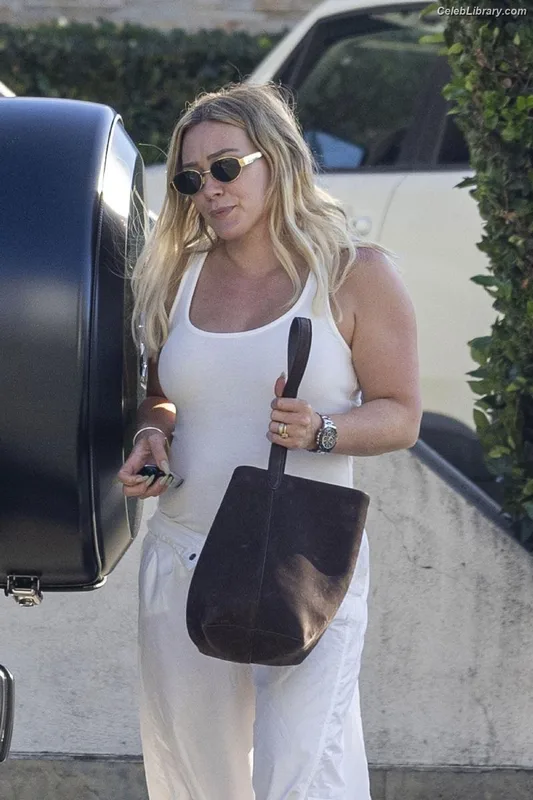 Hilary Duff photo 14 of 1414
