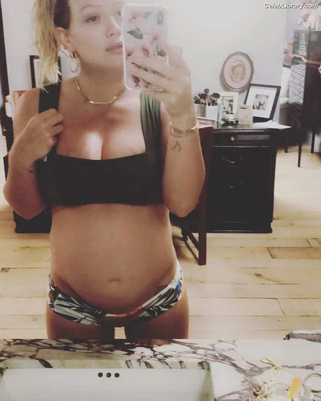 Hilary Duff photo 4 of 1414
