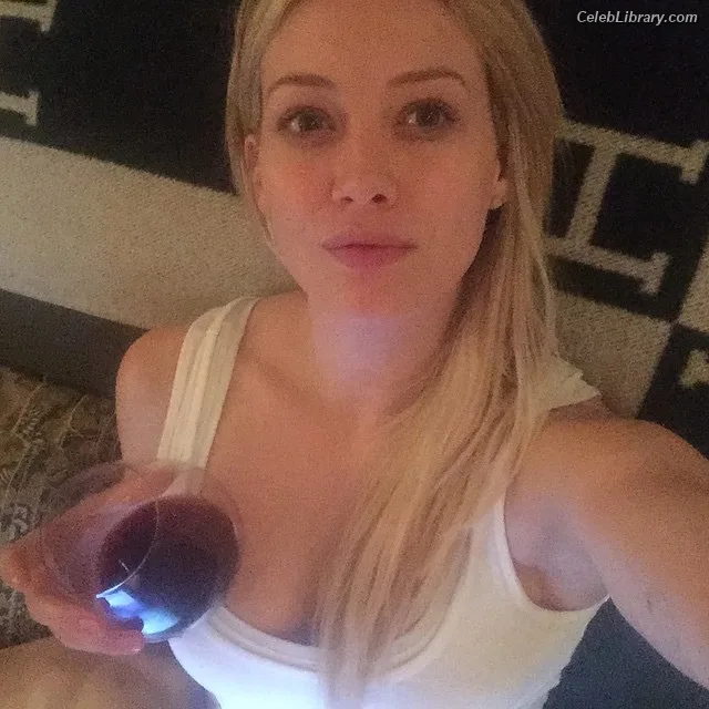 Hilary Duff photo 10 of 1414