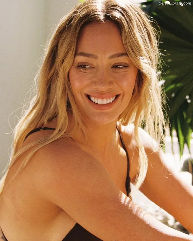 Hilary Duff photo 13 of 1414