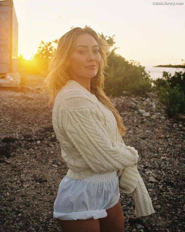 Hilary Duff photo 20 of 1414