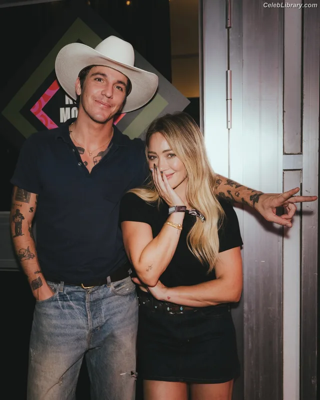 Hilary Duff photo 13 of 1414