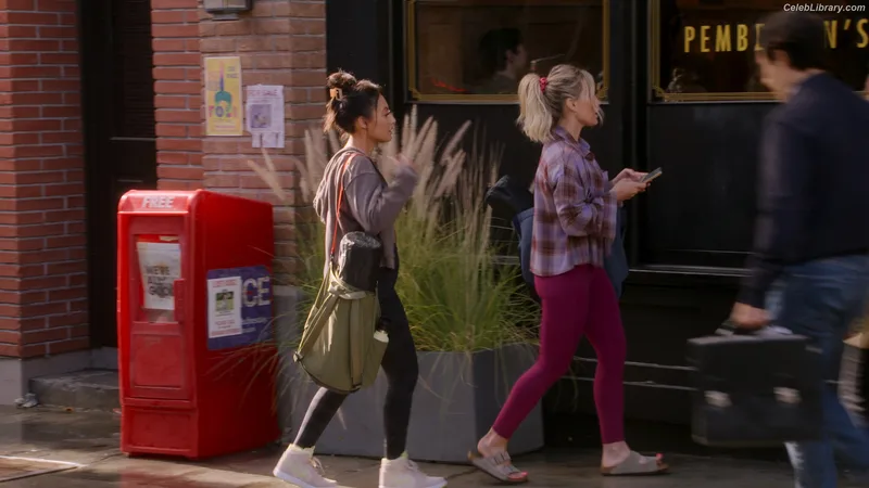 Hilary Duff photo 7 of 1414