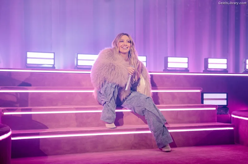 Hilary Duff photo 8 of 1414