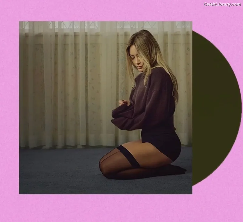 Hilary Duff photo 2 of 1414