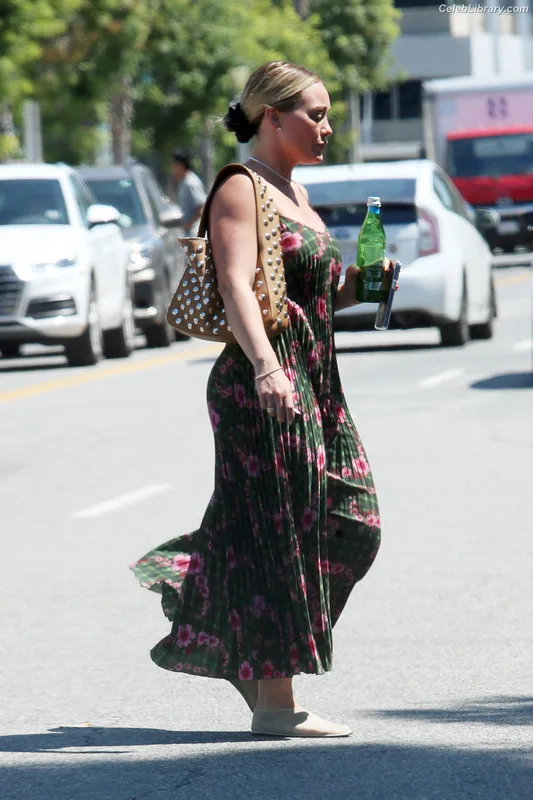 Hilary Duff photo 15 of 1414