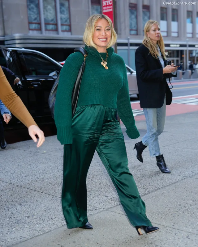 Hilary Duff photo 20 of 1414