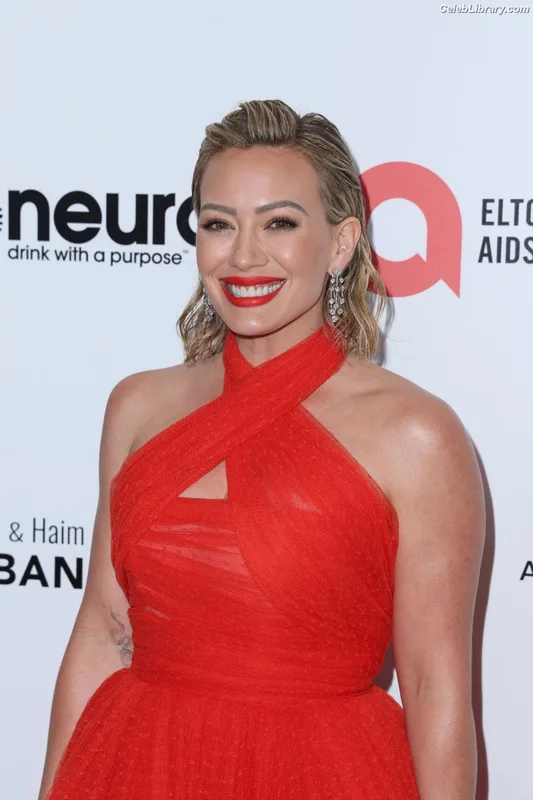 Hilary Duff photo 1 of 1414