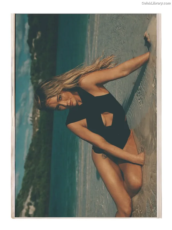 Hilary Duff photo 3 of 1414