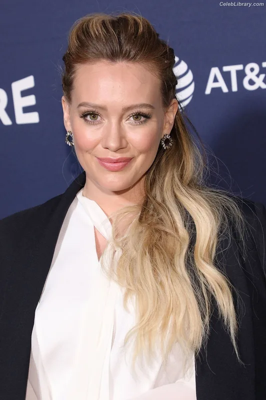 Hilary Duff photo 2 of 1414