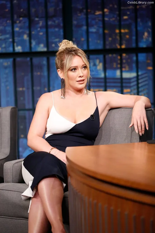 Hilary Duff photo 4 of 1414