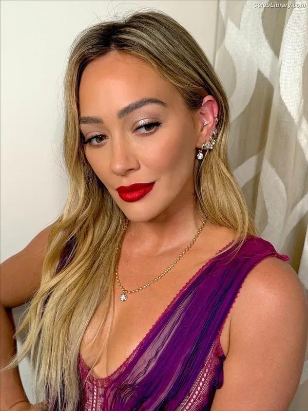 Hilary Duff photo 15 of 1414