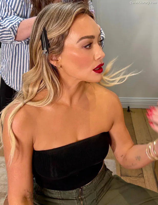 Hilary Duff photo 16 of 1414